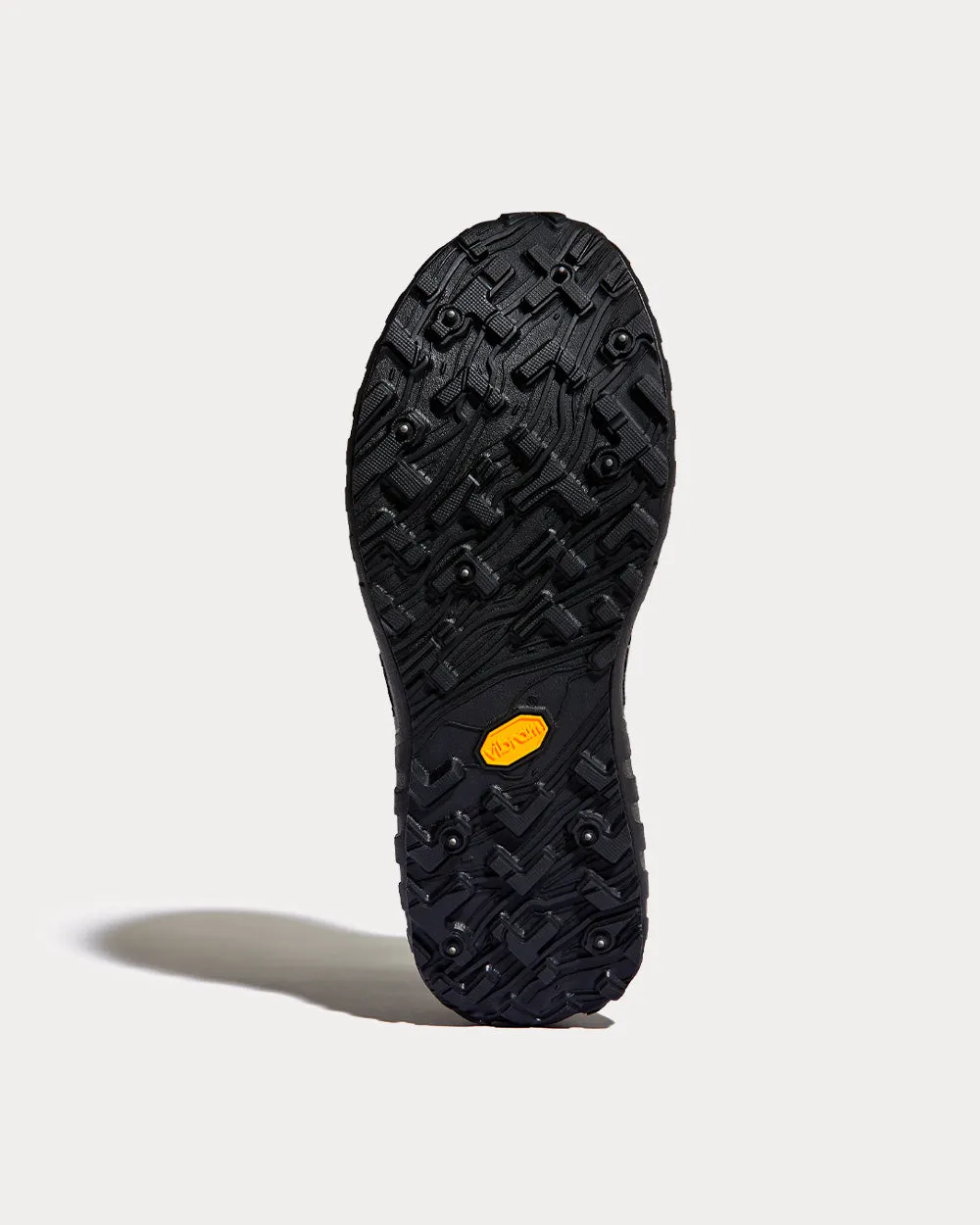 001 G ® Spike Black Running Shoes