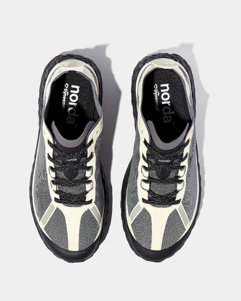 001 G ® Spike Bone Running Shoes