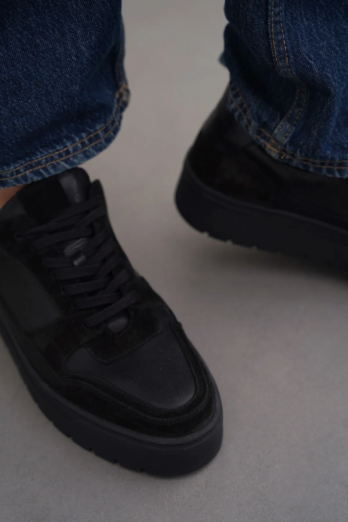 LEATHER CHUNKY SNEAKERS
