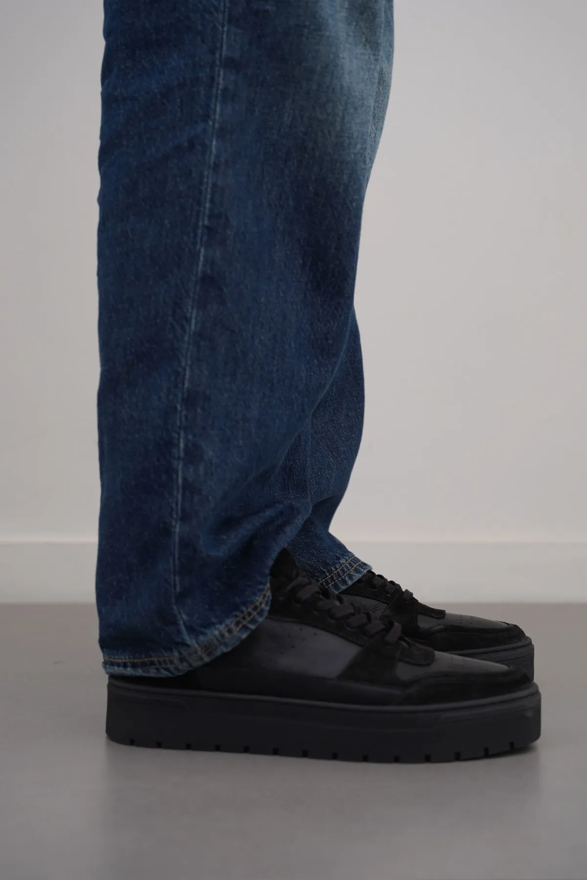 LEATHER CHUNKY SNEAKERS